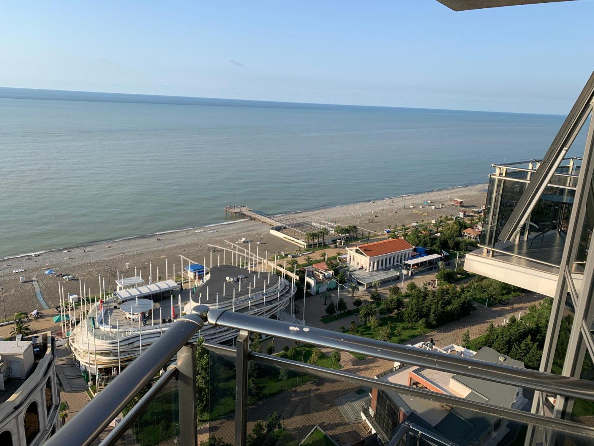Orbi Sea Towers Apart Hotel บาทูมิ ภายนอก รูปภาพ