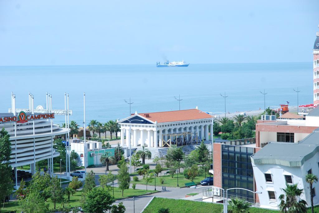 Orbi Sea Towers Apart Hotel บาทูมิ ภายนอก รูปภาพ