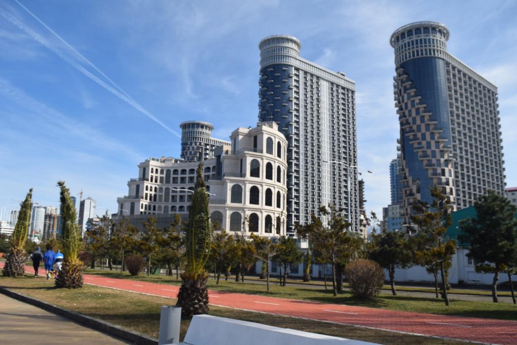 Orbi Sea Towers Apart Hotel บาทูมิ ภายนอก รูปภาพ